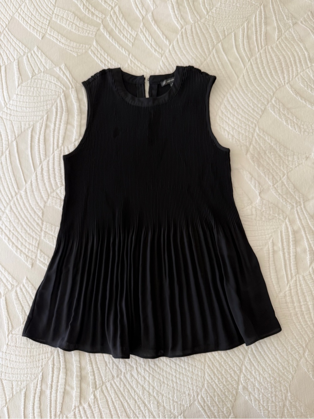 Adrianna Papell Black Pleated Sleeveless Camisole Top